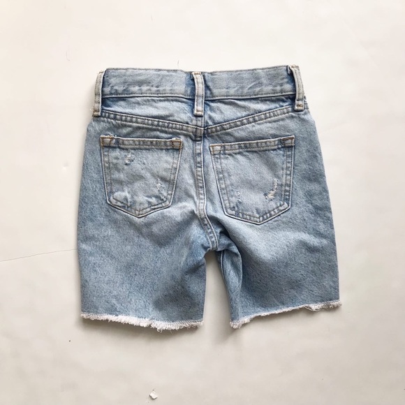 Old Navy light wash distressed denim shorts EUC 6Y - Picture 5 of 5